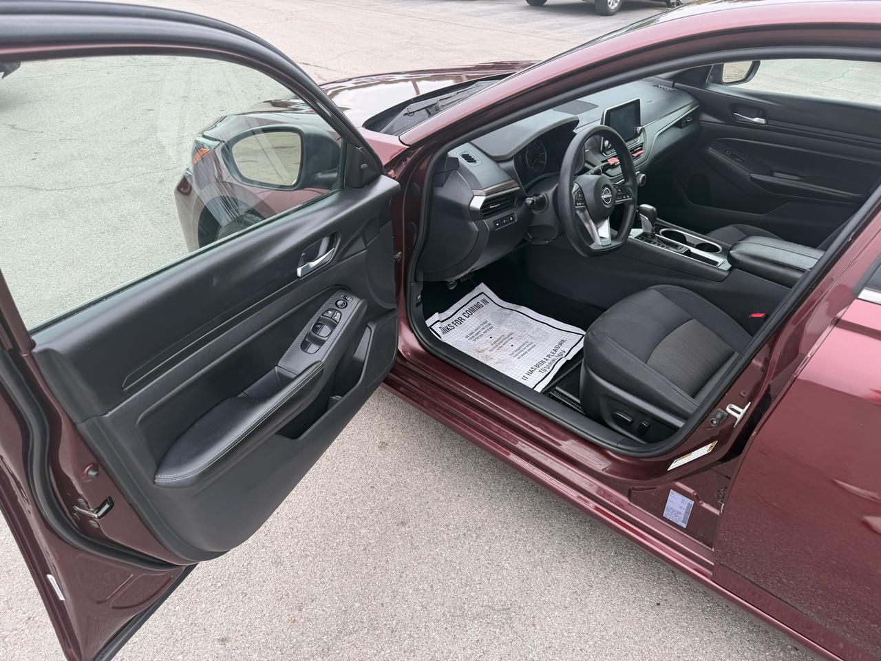 Nissan Altima 2.5 SV Sedan 2024