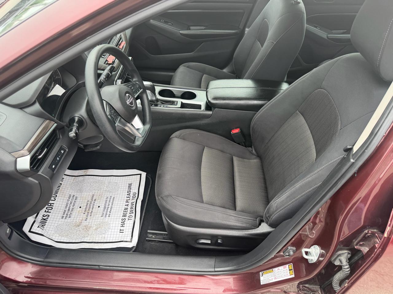 Nissan Altima 2.5 SV Sedan 2024