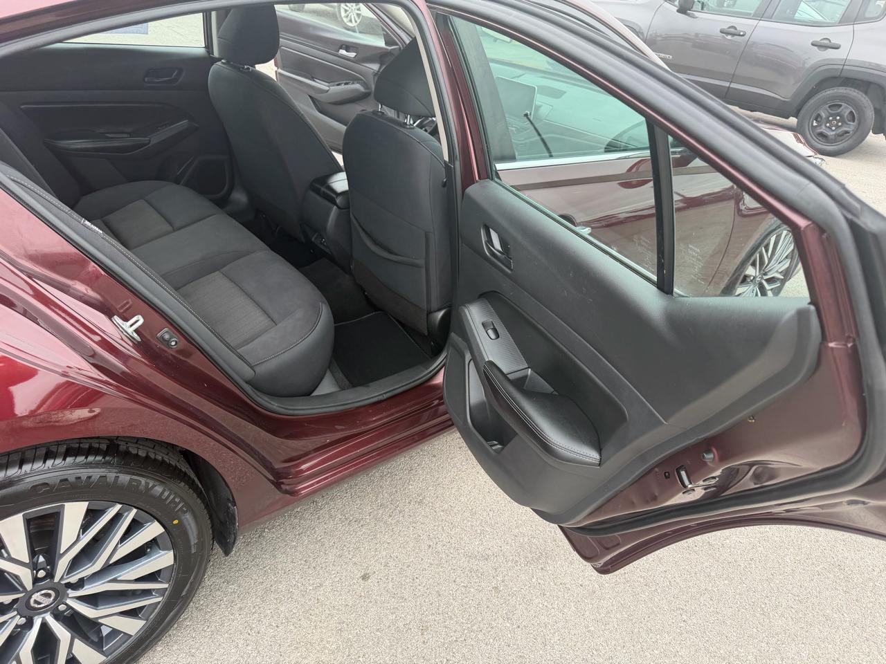 Nissan Altima 2.5 SV Sedan 2024