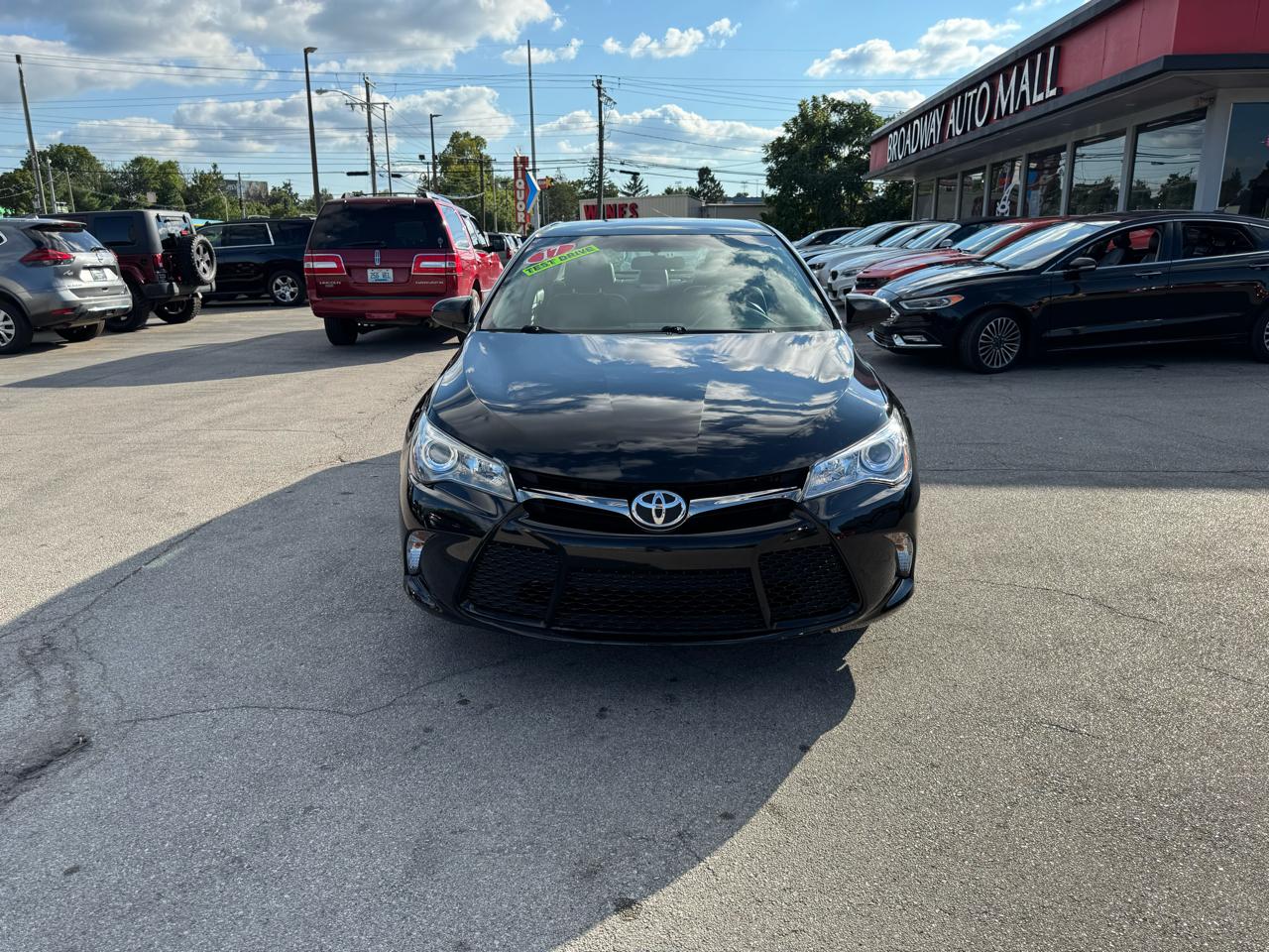 Toyota Camry XLE Auto (Natl) 2017
