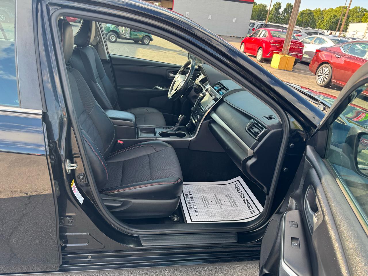 Toyota Camry XLE Auto (Natl) 2017
