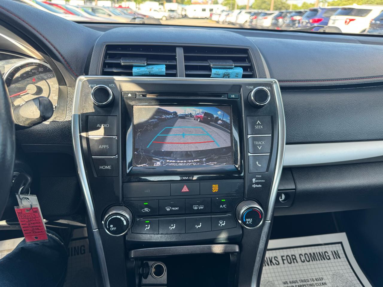 Toyota Camry XLE Auto (Natl) 2017