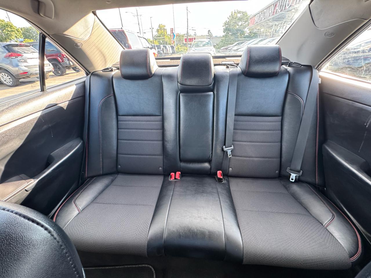 Toyota Camry XLE Auto (Natl) 2017