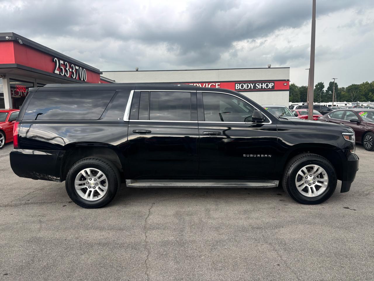 Chevrolet Suburban 4WD 4dr LT 2015