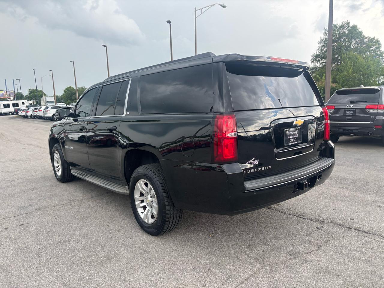 Chevrolet Suburban 4WD 4dr LT 2015