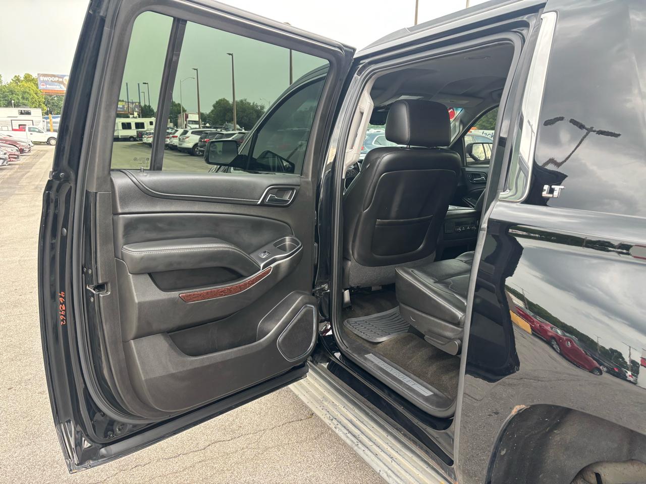 Chevrolet Suburban 4WD 4dr LT 2015