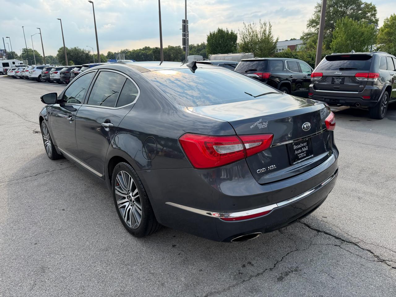 Kia Cadenza Premium 2016