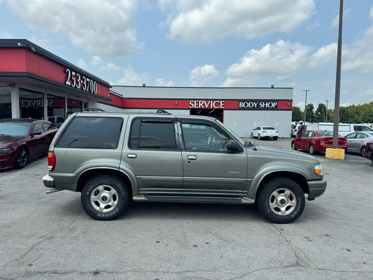 Ford Explorer 4dr 112" WB Eddie Bauer 1999