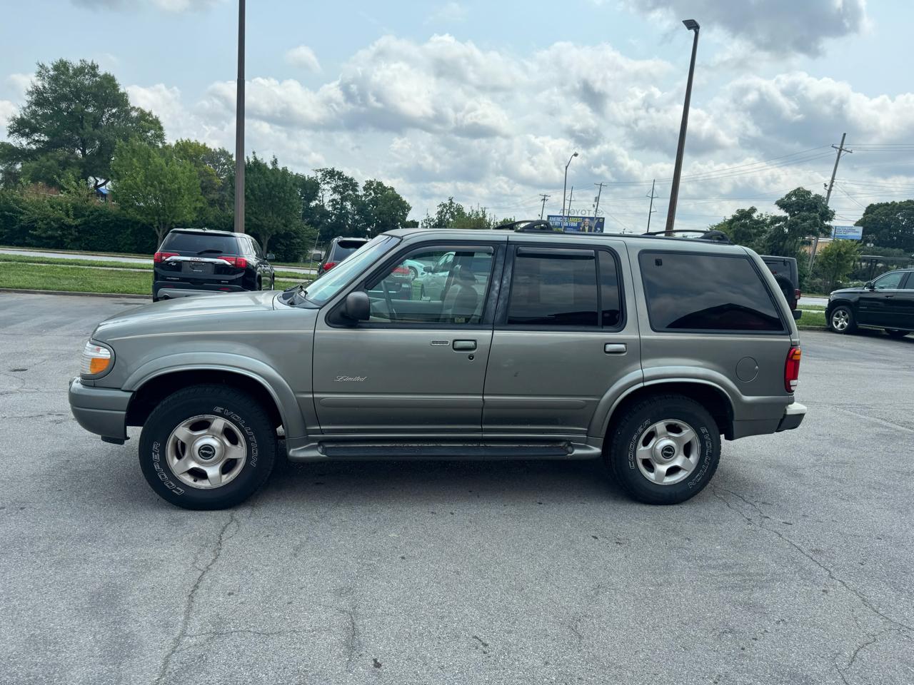 Ford Explorer 4dr 112" WB Eddie Bauer 1999