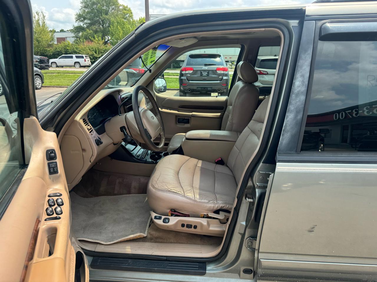 Ford Explorer 4dr 112" WB Eddie Bauer 1999