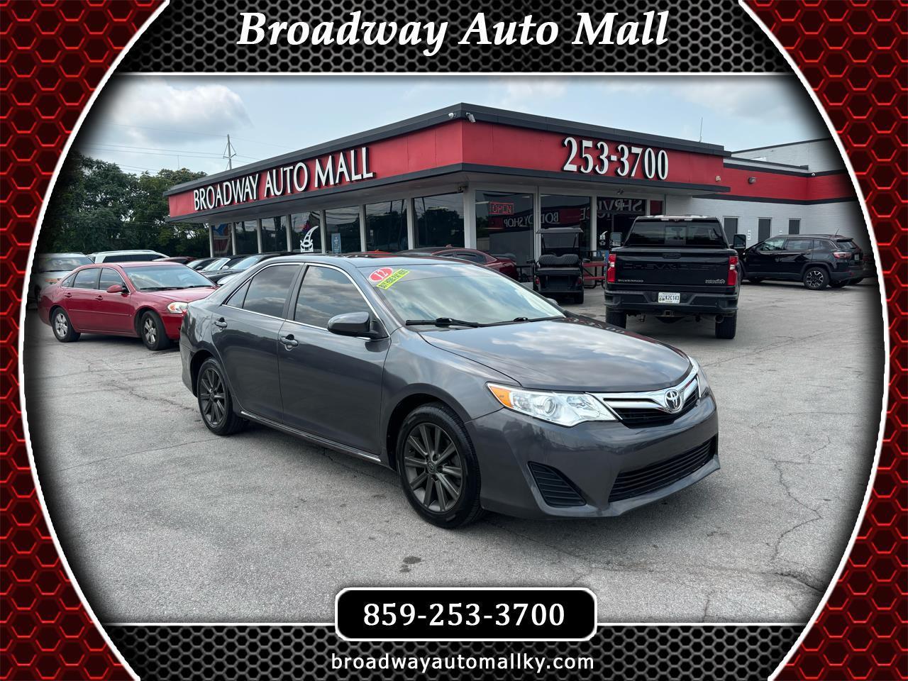 Toyota Camry 4dr Sdn I4 Auto XLE (Natl) 2012