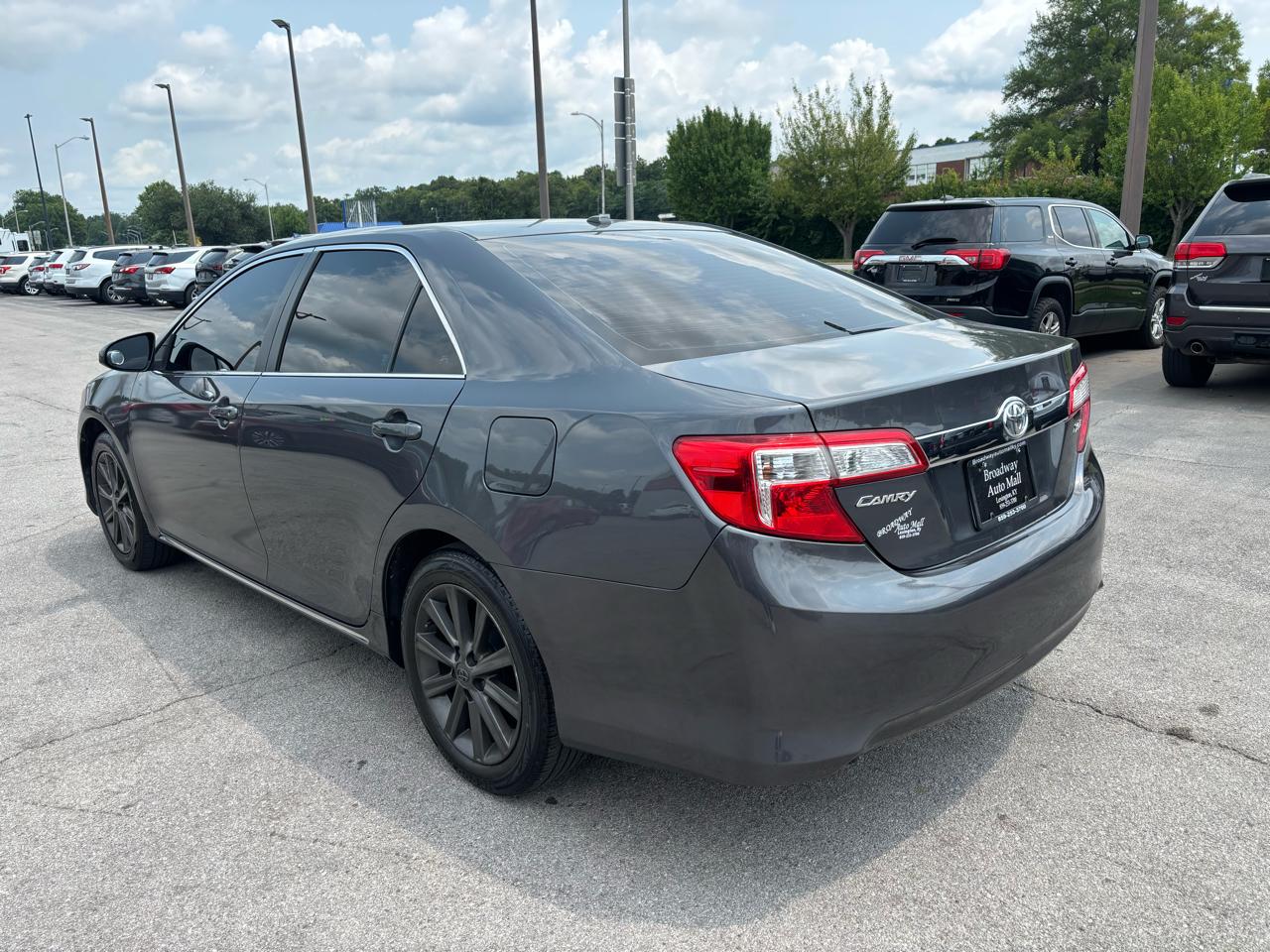 Toyota Camry 4dr Sdn I4 Auto XLE (Natl) 2012