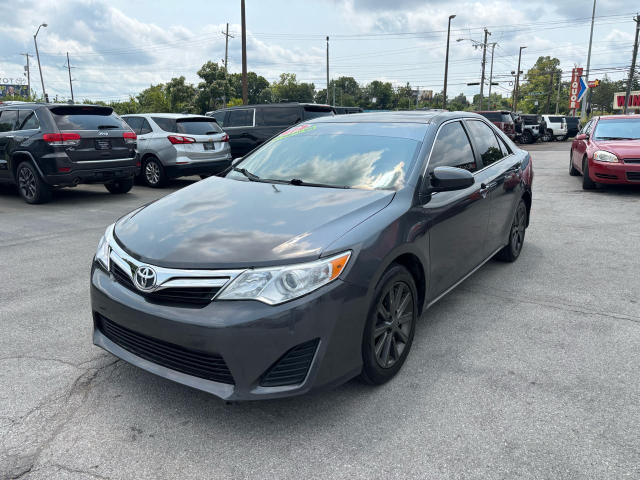 Toyota Camry 4dr Sdn I4 Auto XLE (Natl) 2012