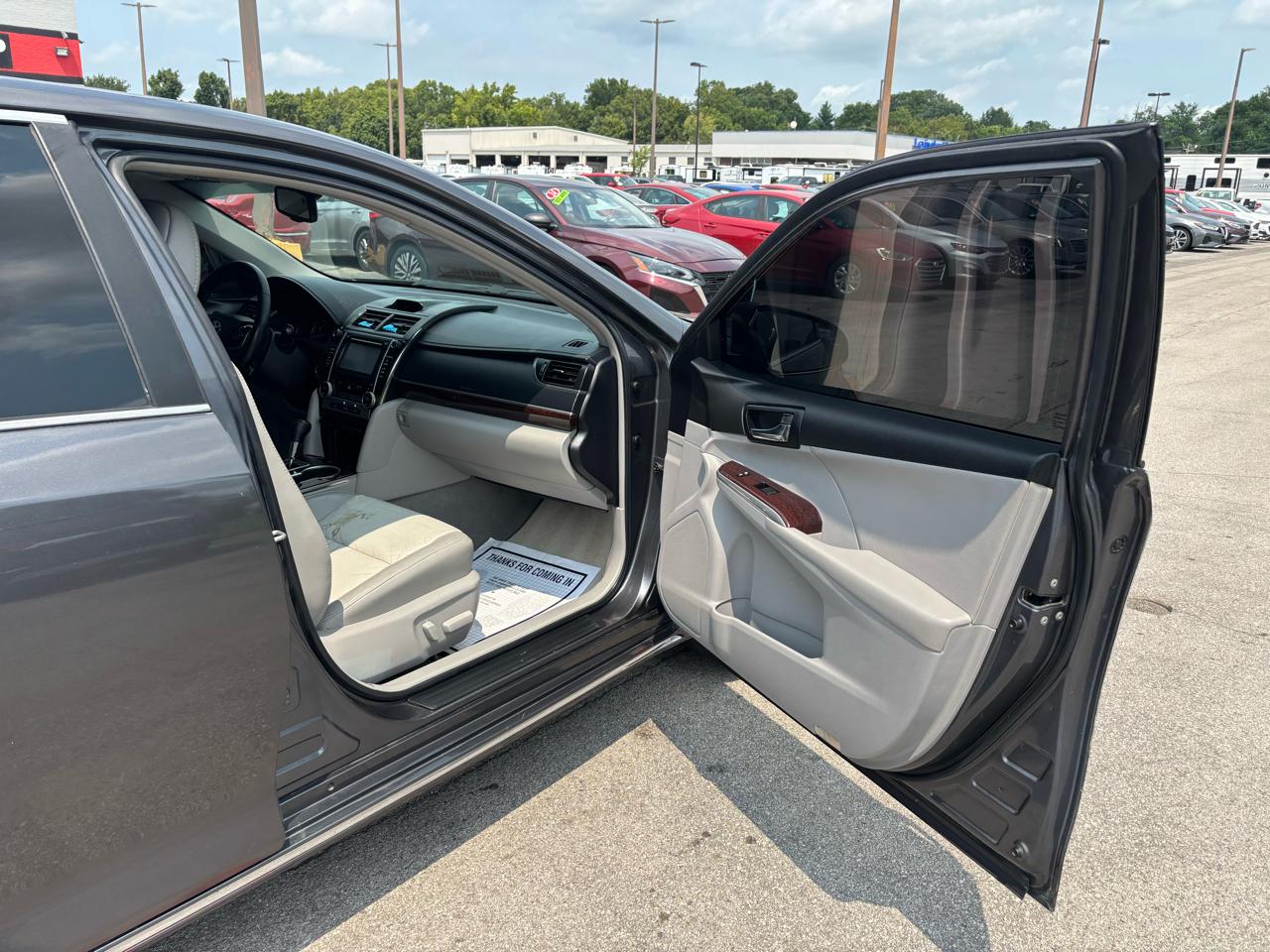 Toyota Camry 4dr Sdn I4 Auto XLE (Natl) 2012