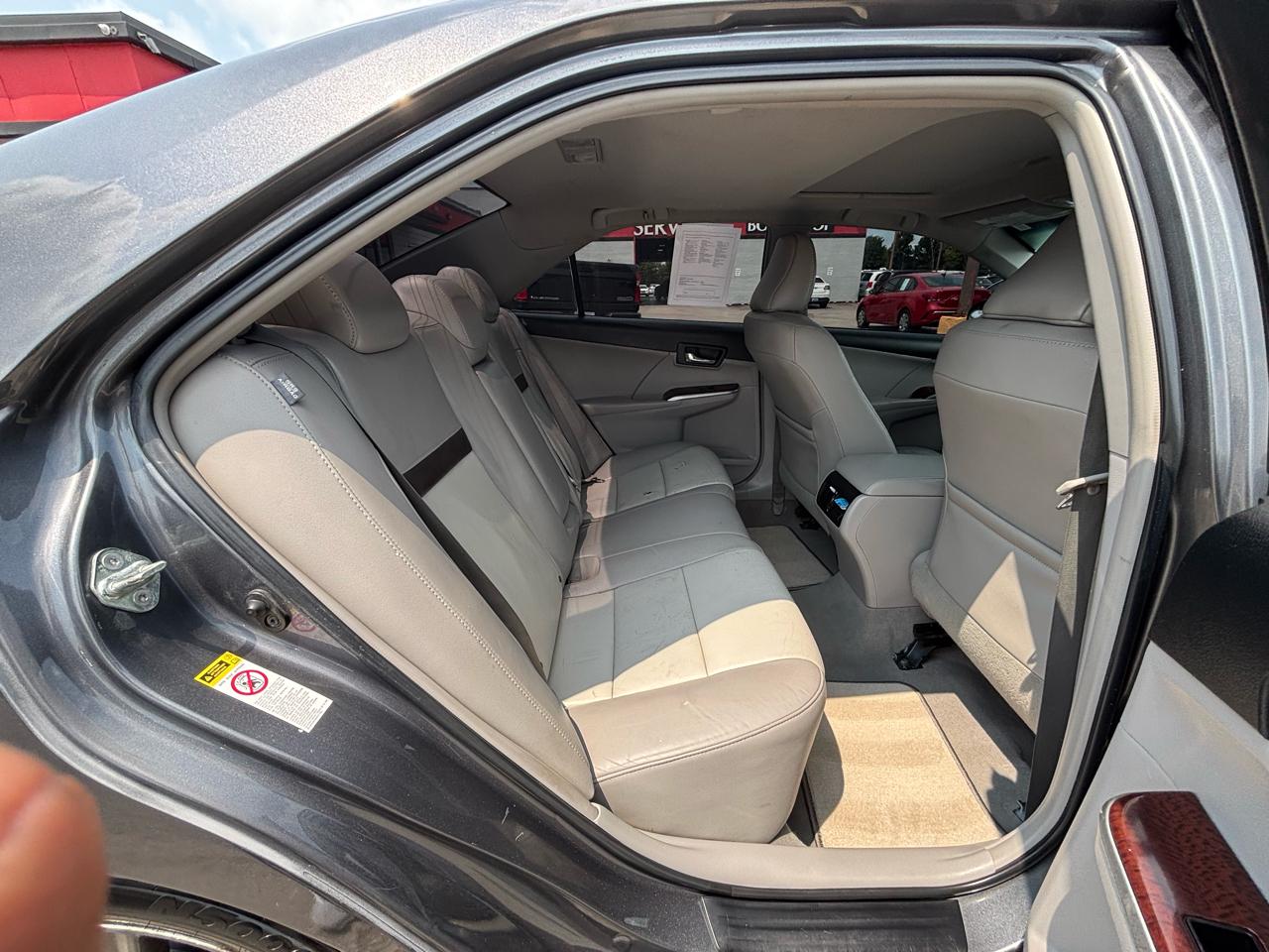 Toyota Camry 4dr Sdn I4 Auto XLE (Natl) 2012