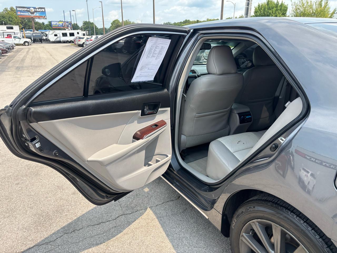Toyota Camry 4dr Sdn I4 Auto XLE (Natl) 2012