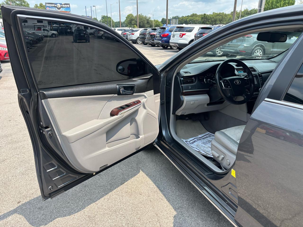 Toyota Camry 4dr Sdn I4 Auto XLE (Natl) 2012