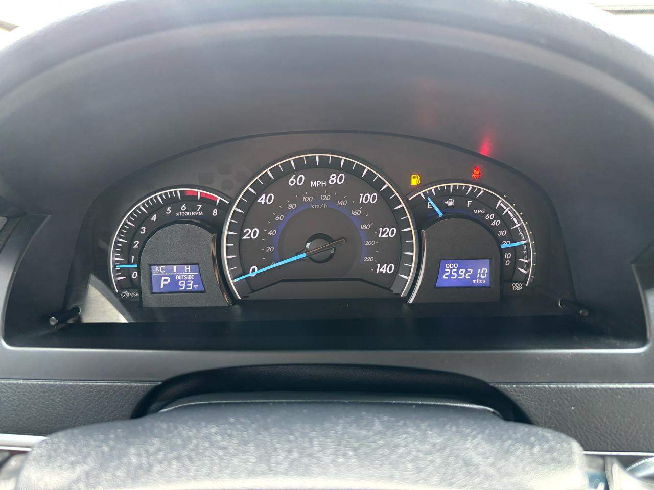 Toyota Camry 4dr Sdn I4 Auto XLE (Natl) 2012