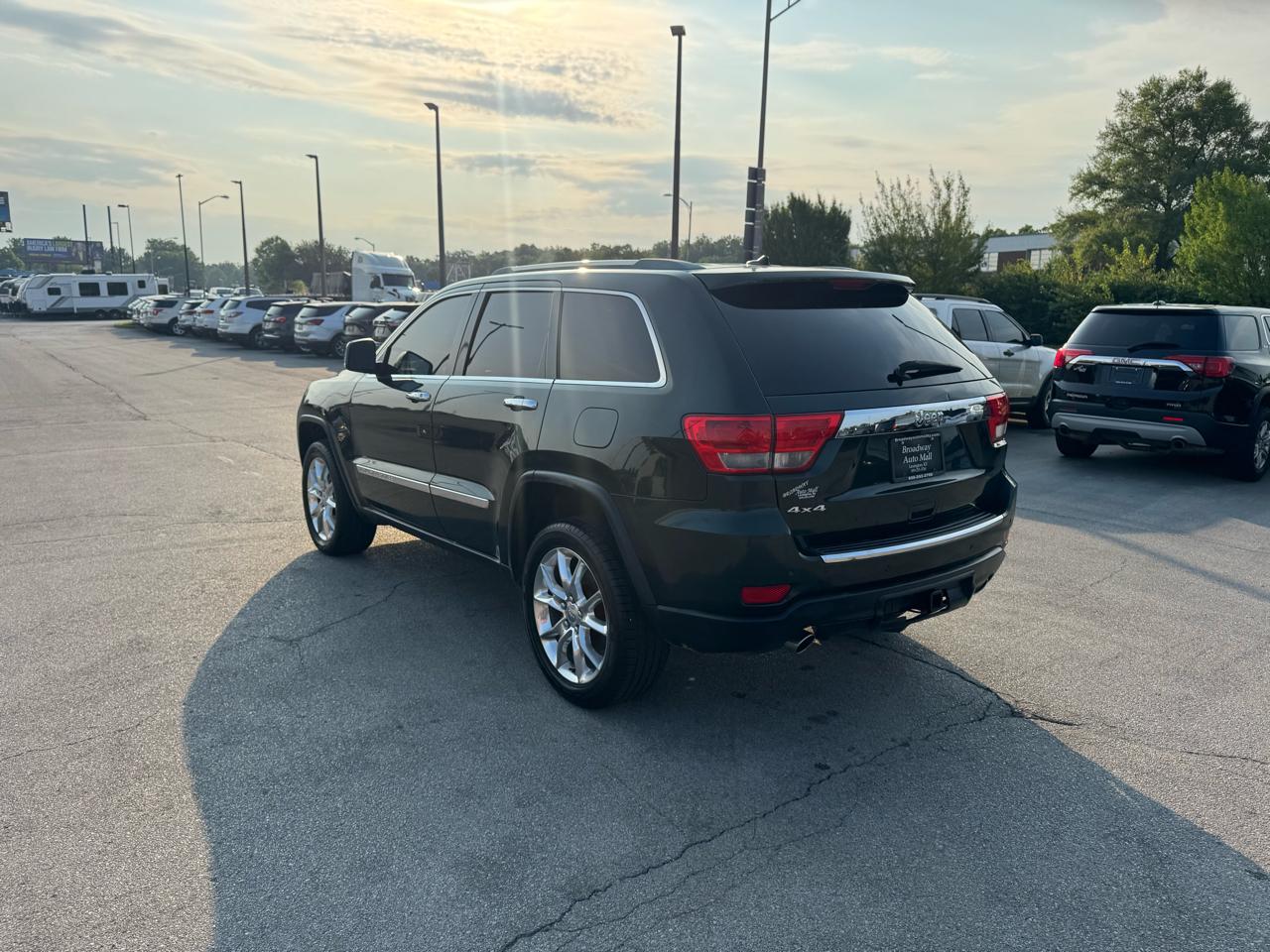 Jeep Grand Cherokee 4WD 4dr Overland 2011