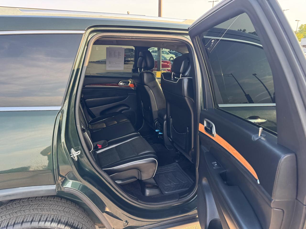 Jeep Grand Cherokee 4WD 4dr Overland 2011