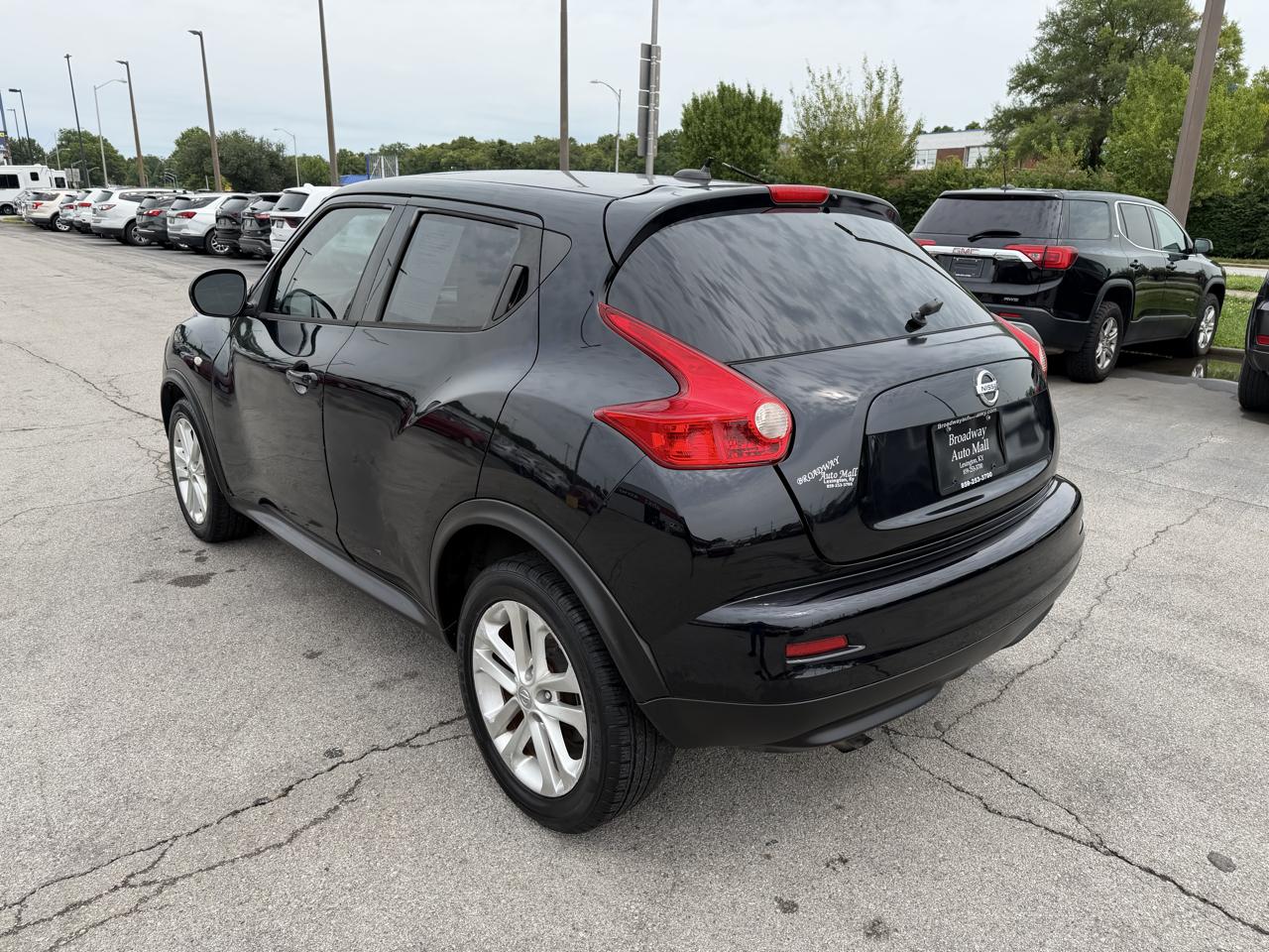 Nissan Juke SV 2014