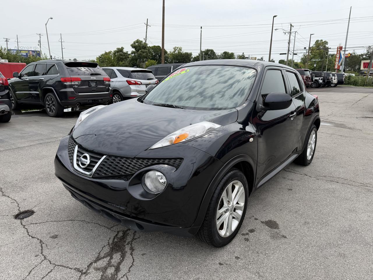 Nissan Juke SV 2014