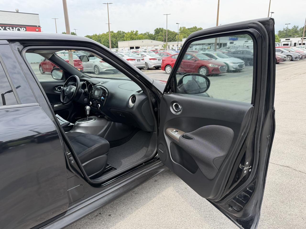 Nissan Juke SV 2014