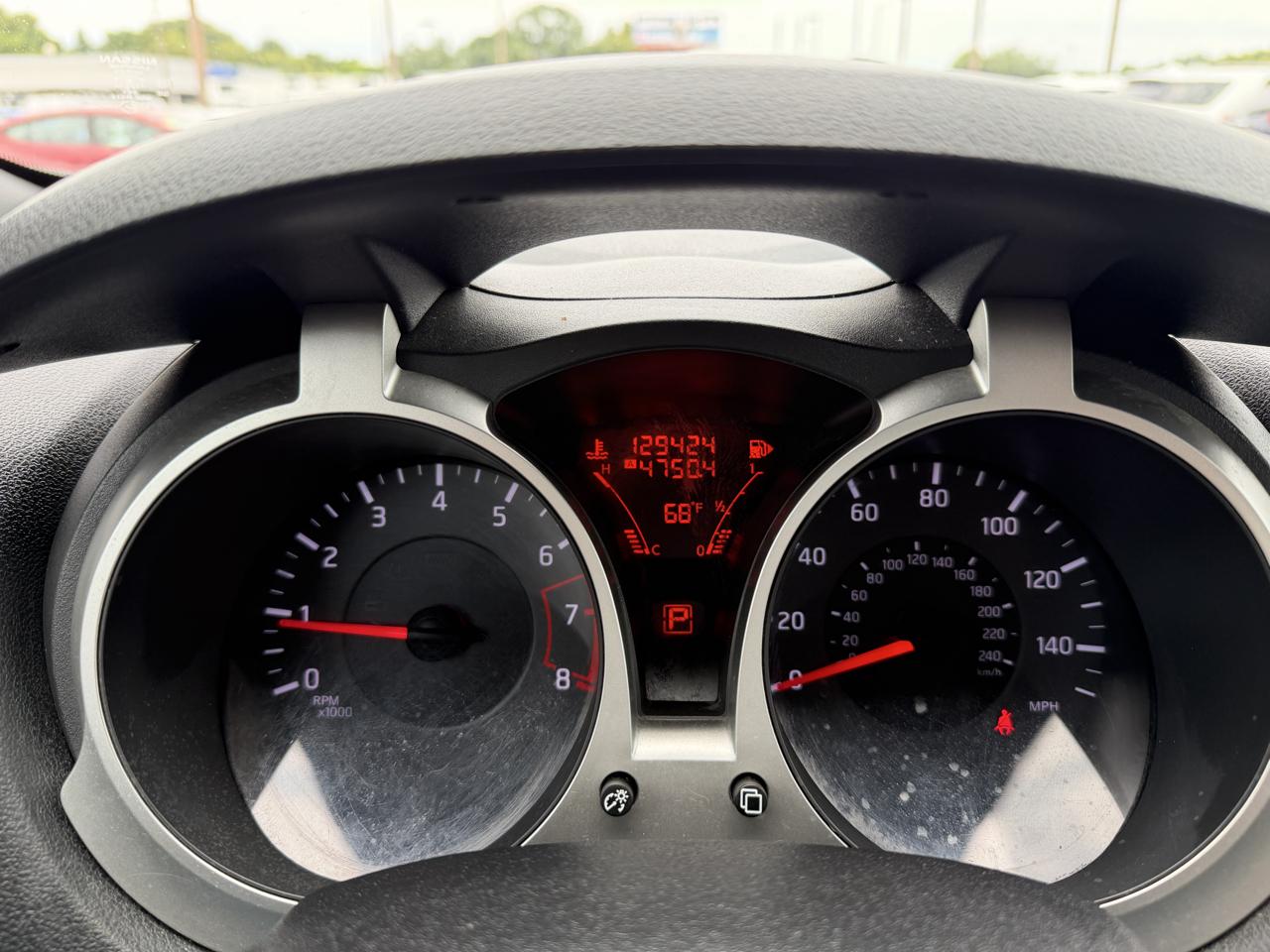 Nissan Juke SV 2014