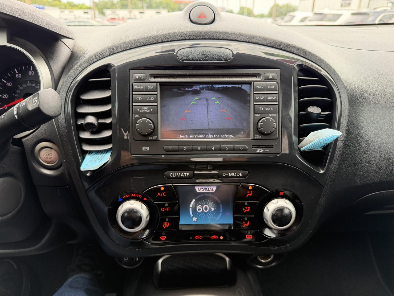 Nissan Juke SV 2014