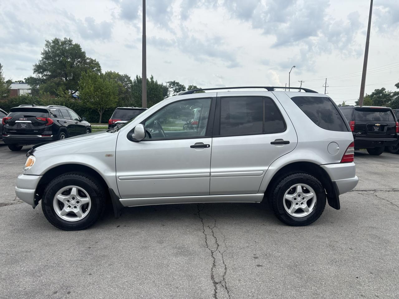 Mercedes-Benz M-Class 4dr AWD 3.2L 2000