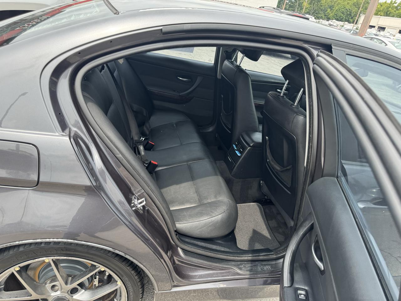 BMW 3 Series 4dr Sdn 328xi AWD SULEV 2007