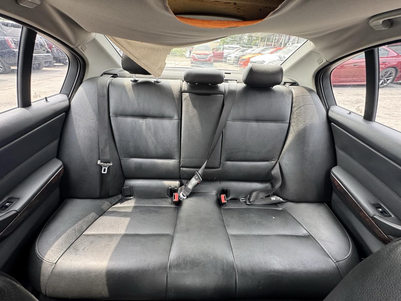BMW 3 Series 4dr Sdn 328xi AWD SULEV 2007