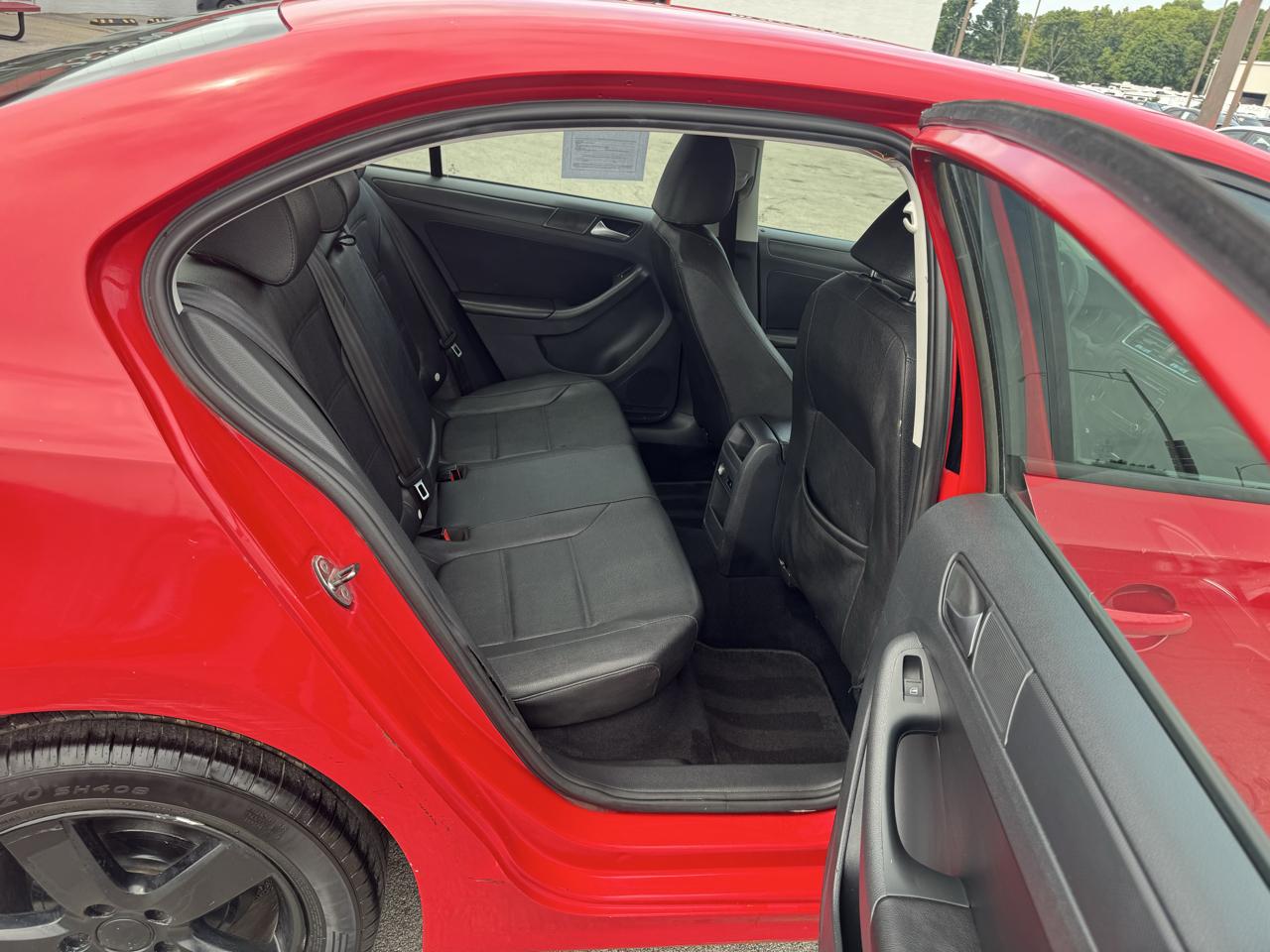 Volkswagen Jetta Sedan 4dr Auto SE 2012