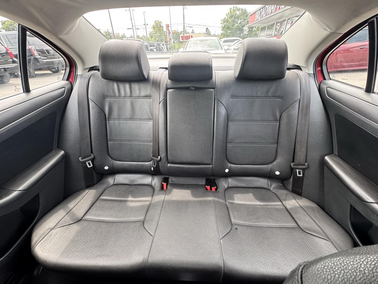Volkswagen Jetta Sedan 4dr Auto SE 2012