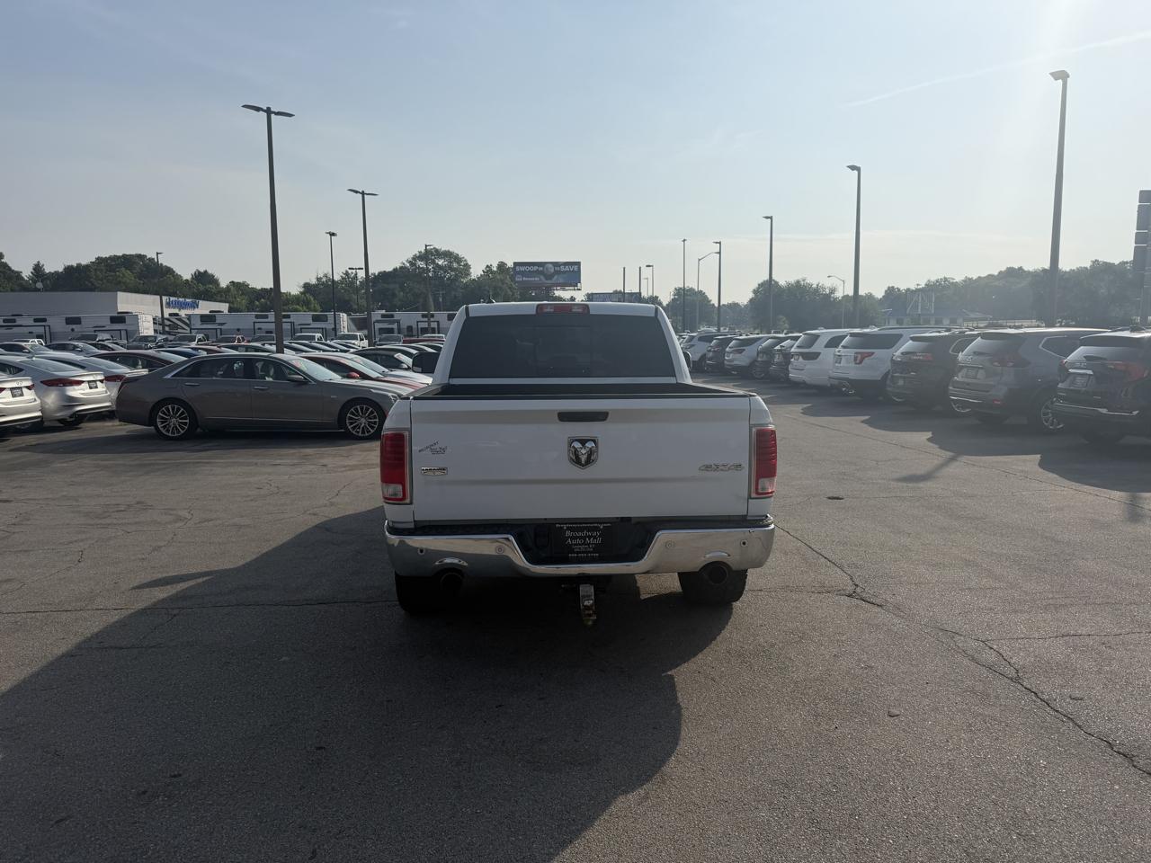 RAM 1500 4WD Crew Cab 140.5" Laramie 2014