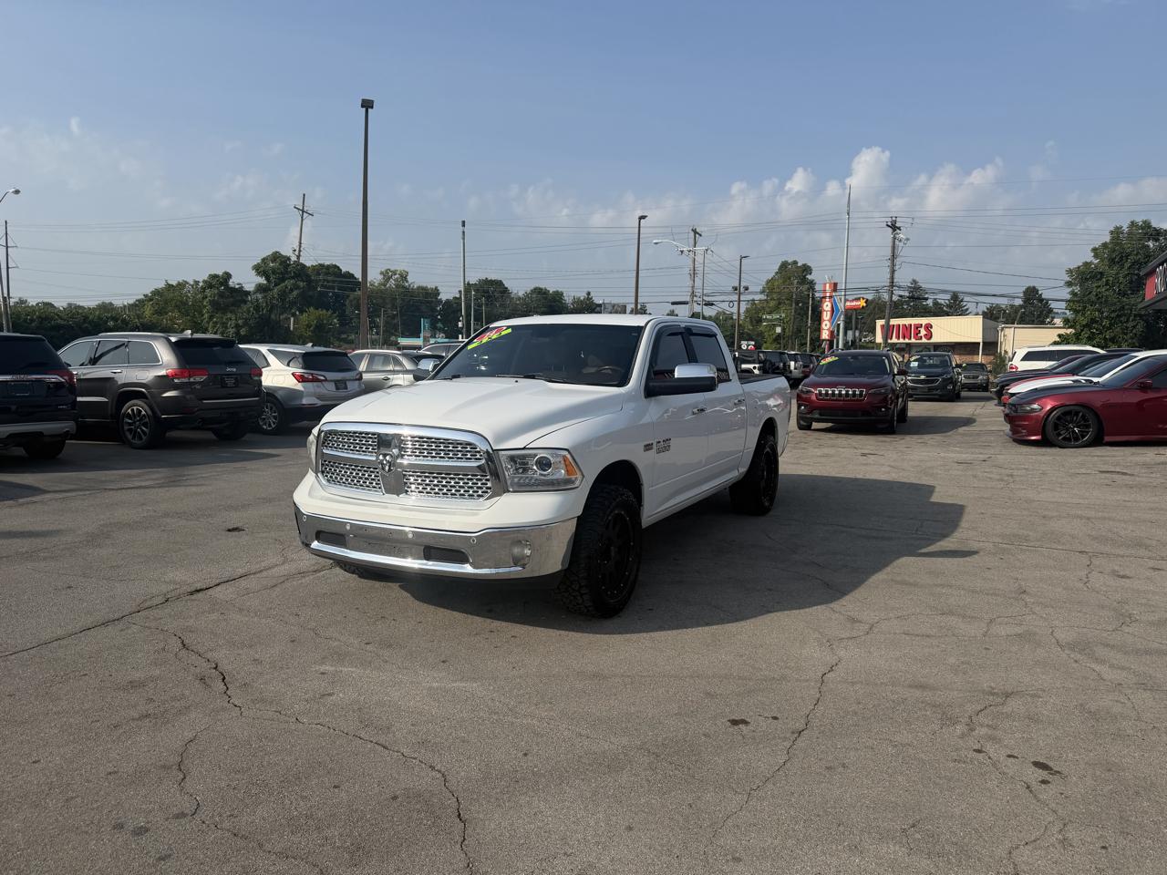 RAM 1500 4WD Crew Cab 140.5" Laramie 2014