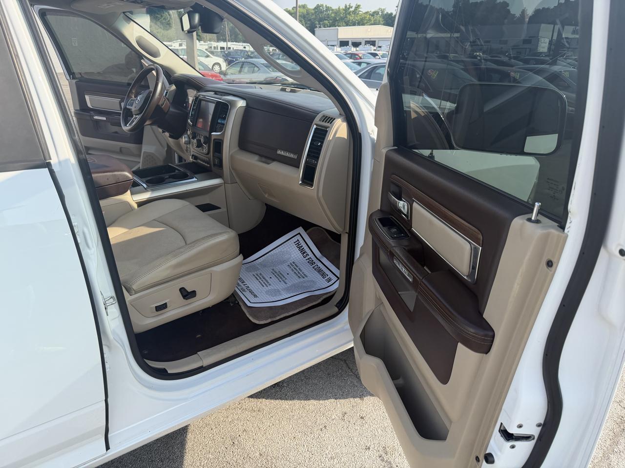 RAM 1500 4WD Crew Cab 140.5" Laramie 2014
