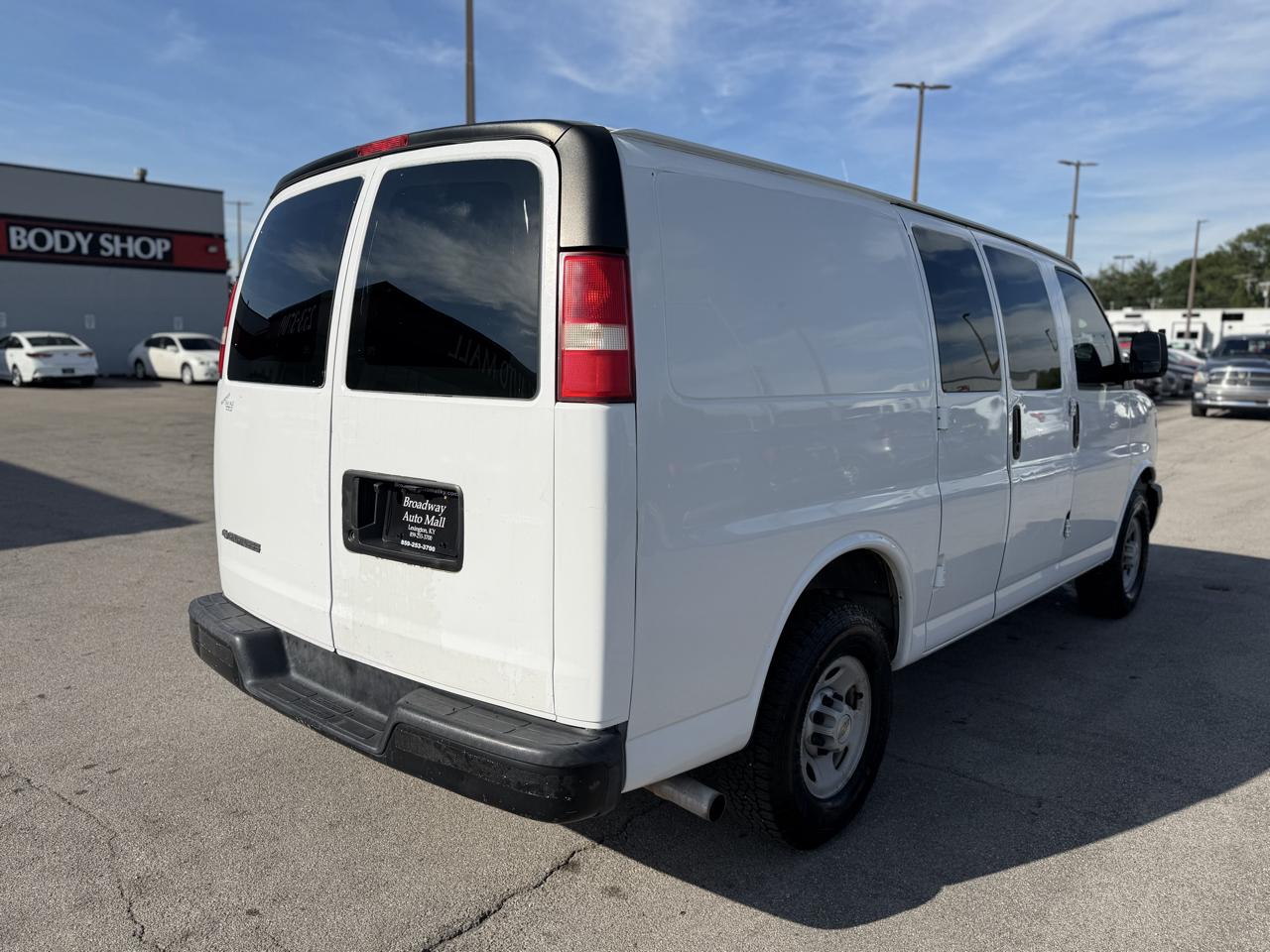 Chevrolet Express Cargo Van RWD 3500 135" 2009