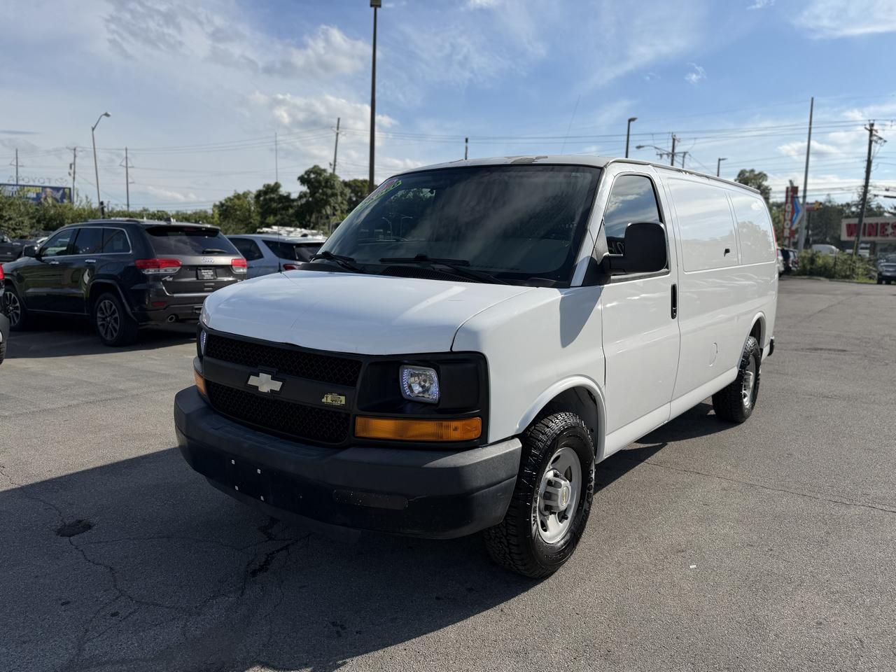 Chevrolet Express Cargo Van RWD 3500 135" 2009