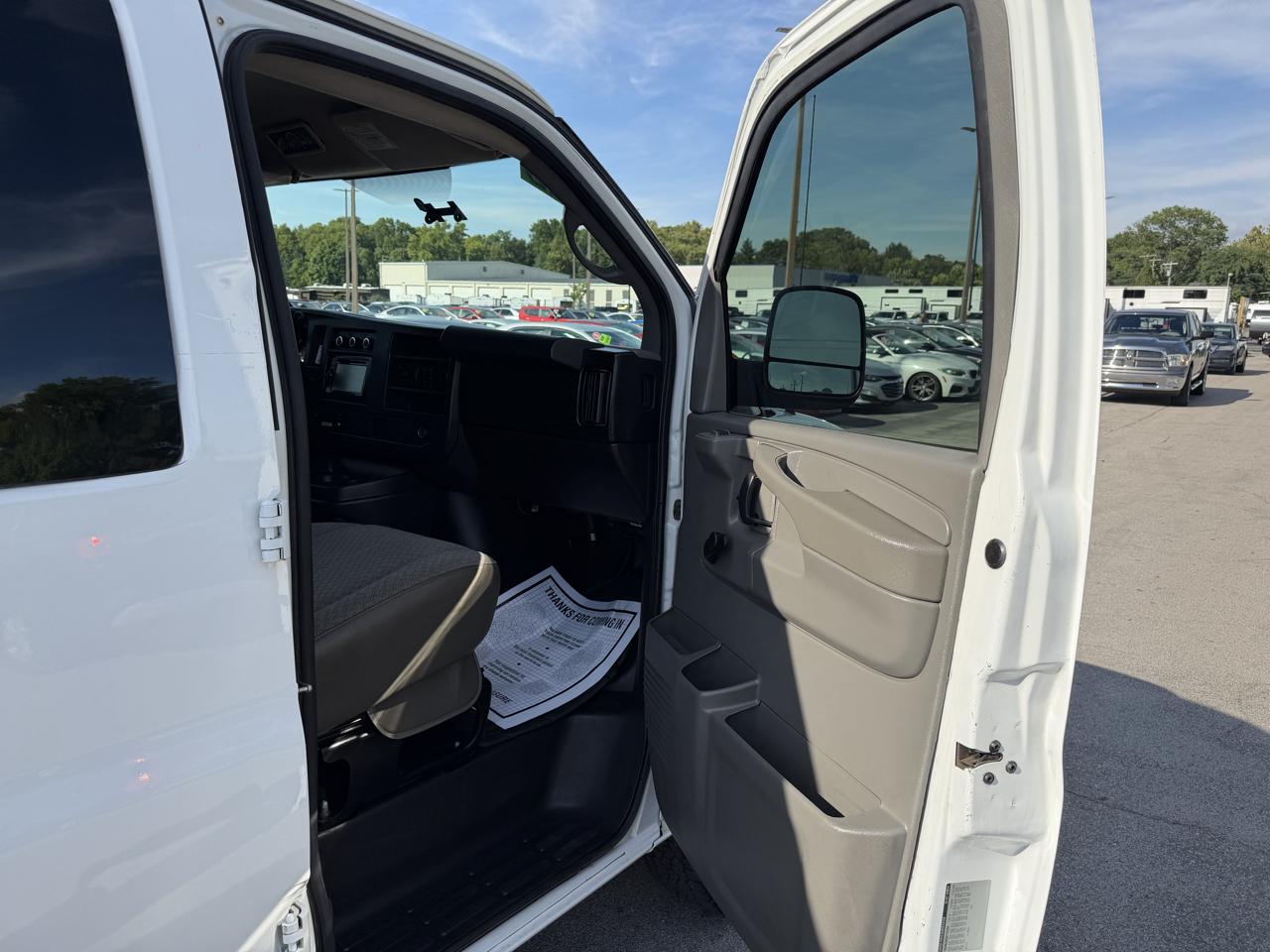 Chevrolet Express Cargo Van RWD 3500 135" 2009