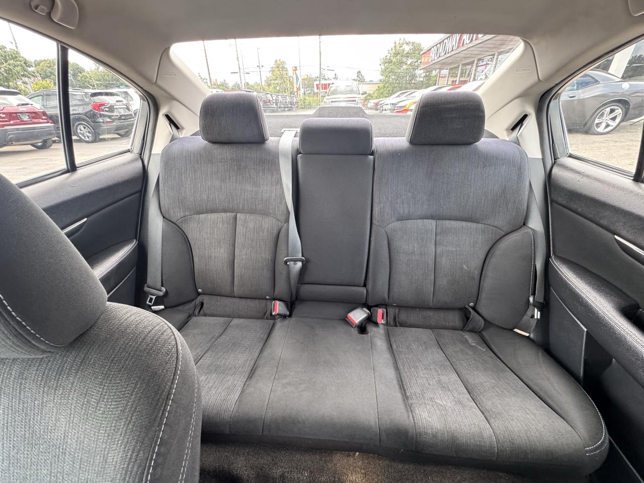 Subaru Legacy 4dr Sdn H4 Auto 2.5i Sport 2014