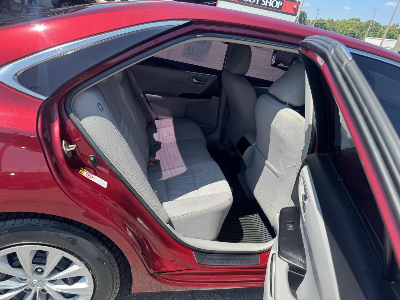 Toyota Camry XLE Auto (Natl) 2017