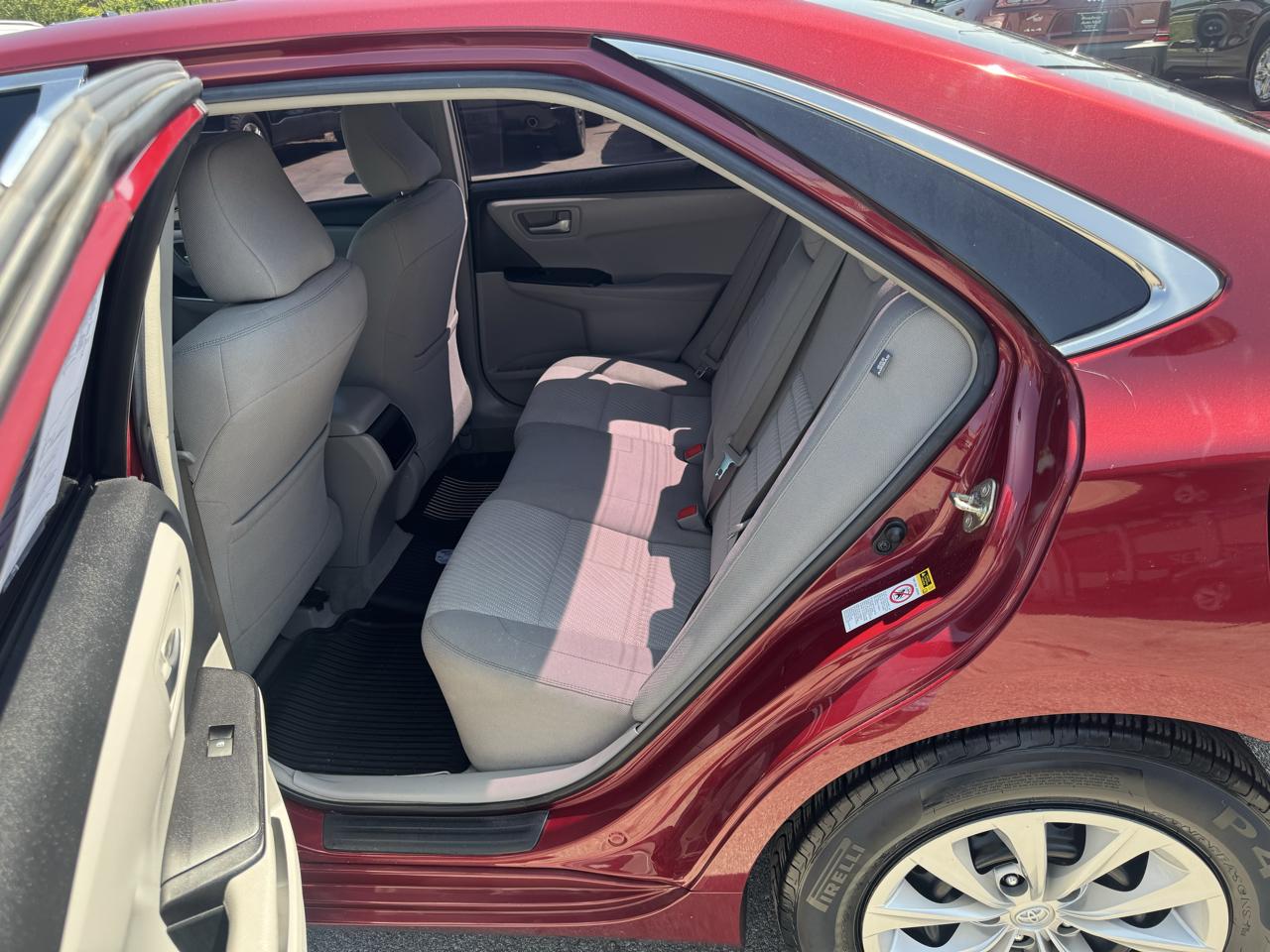 Toyota Camry XLE Auto (Natl) 2017