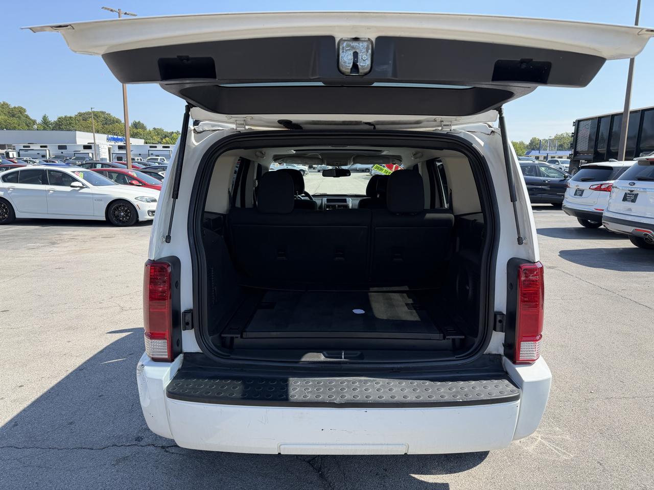 Dodge Nitro  2011