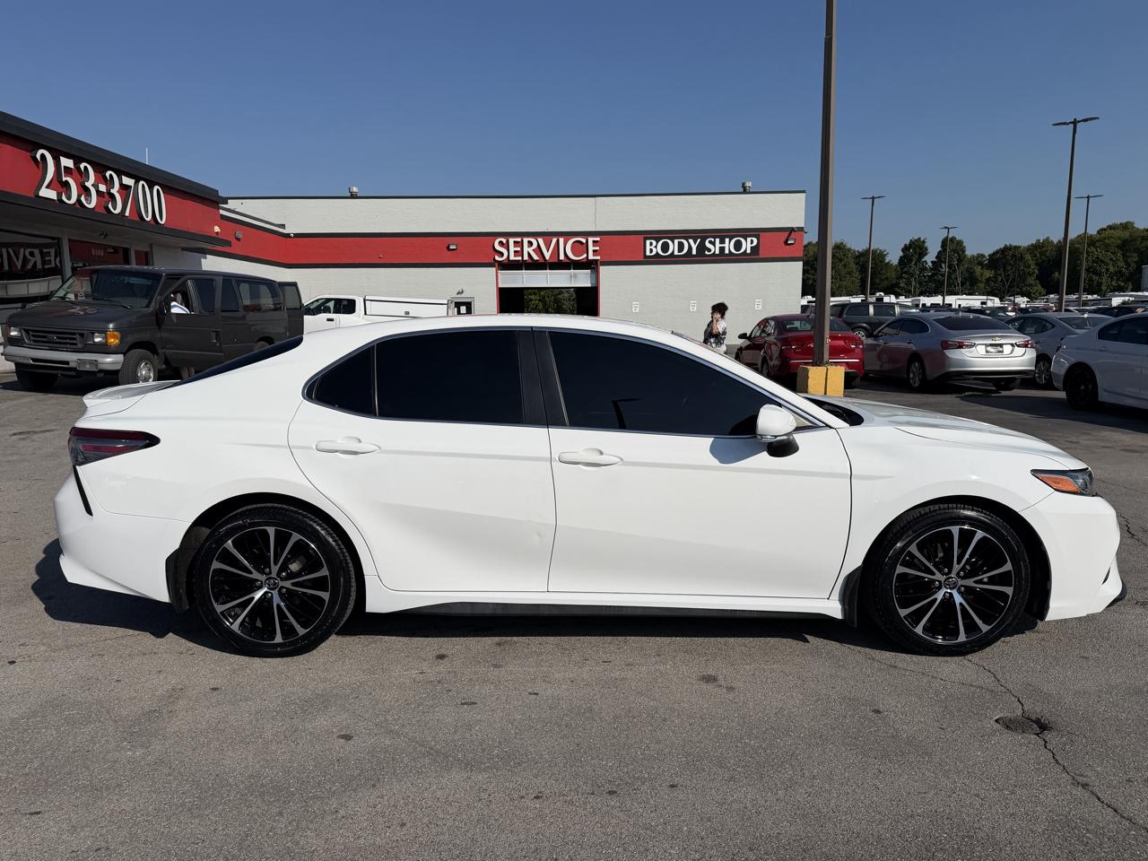 Toyota Camry SE 2019