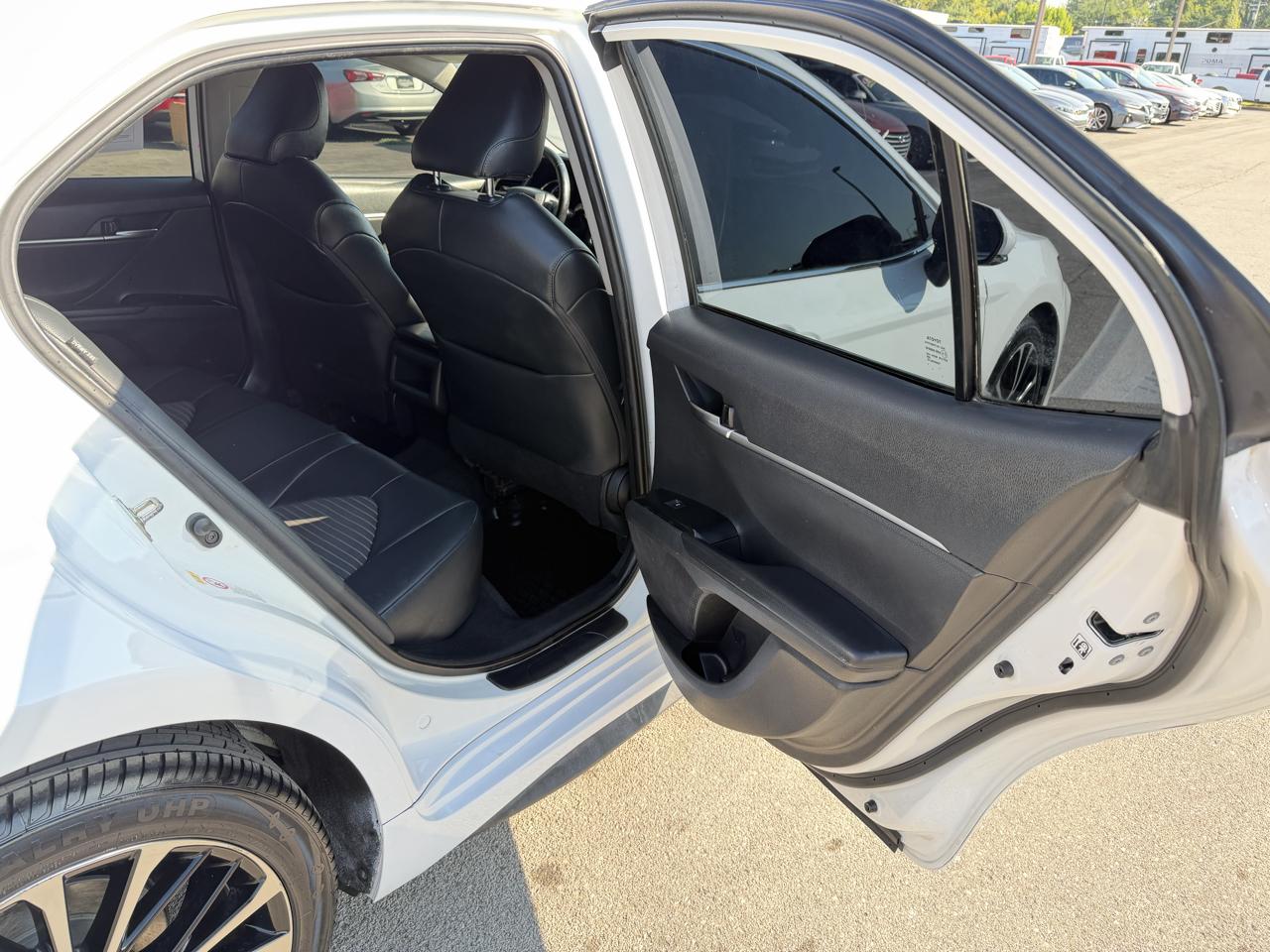 Toyota Camry SE 2019