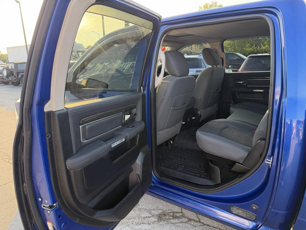 RAM 1500 SLT 2015