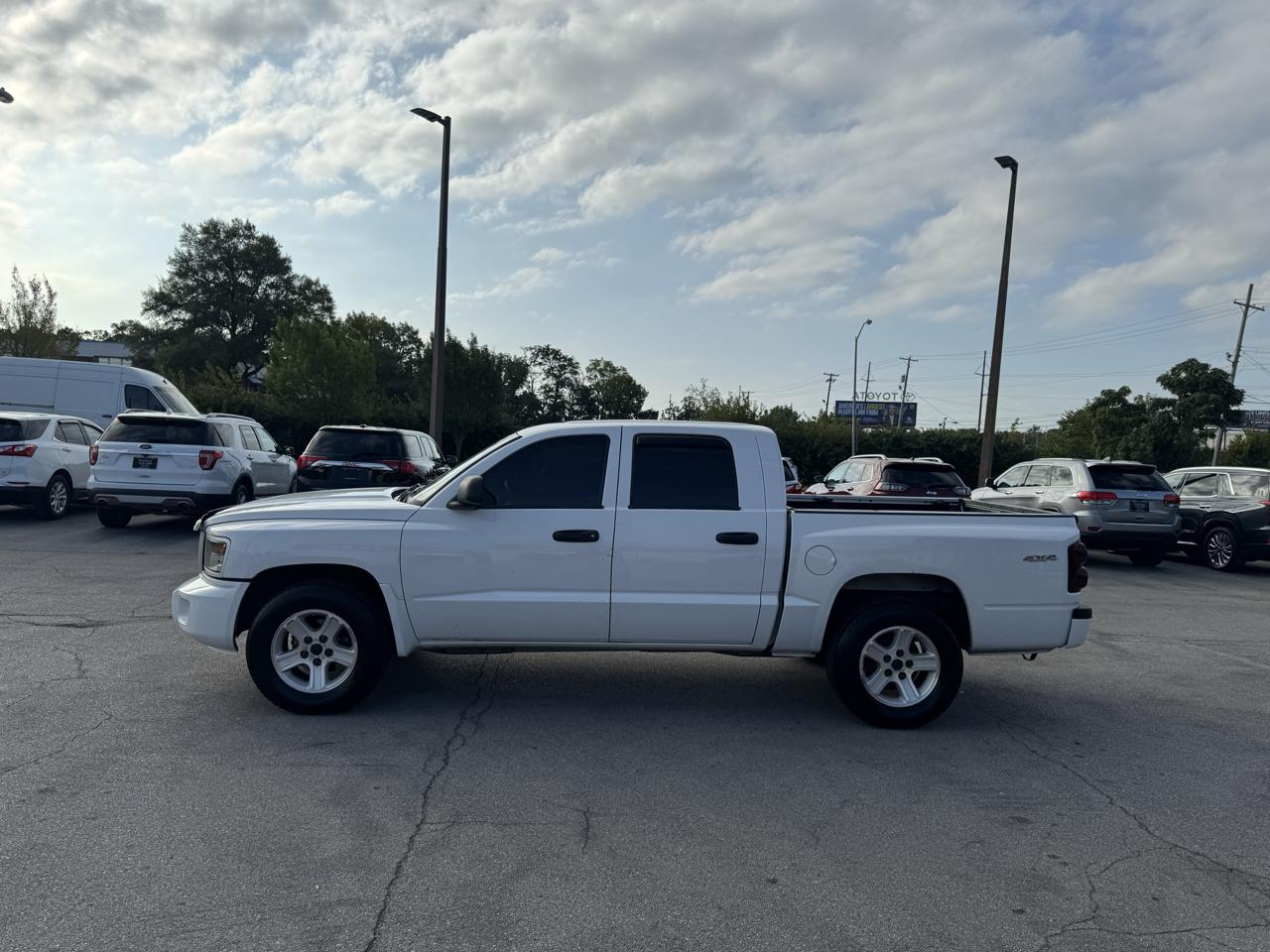 Dodge Dakota 4WD Crew Cab Bighorn/Lonestar 2010