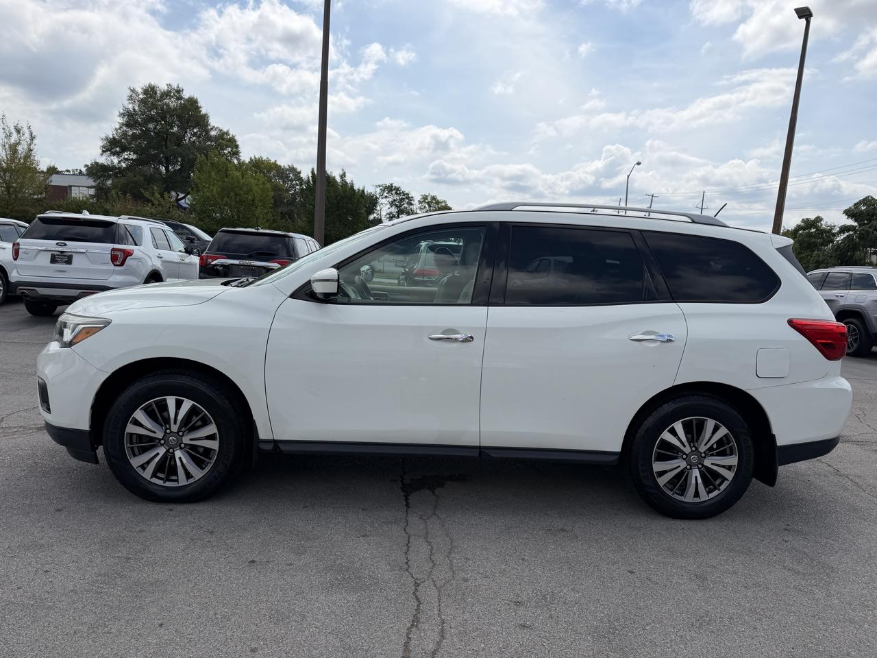 Nissan Pathfinder SL 2017