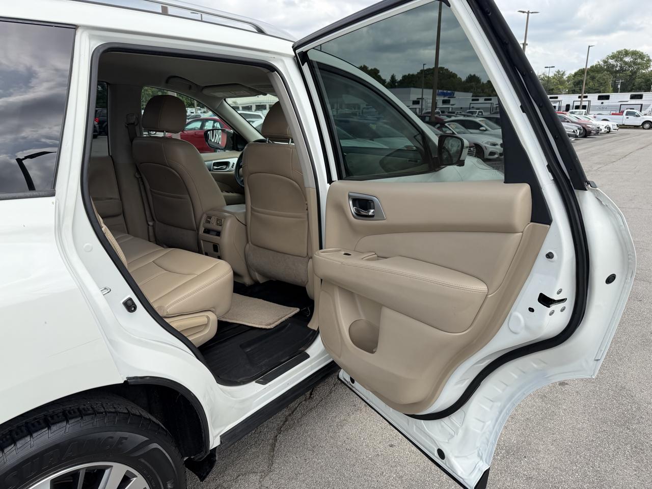 Nissan Pathfinder SL 2017